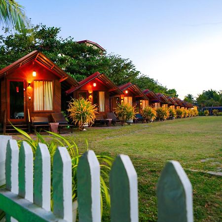 Jkab Beach Resort Trincomalee Eksteriør bilde