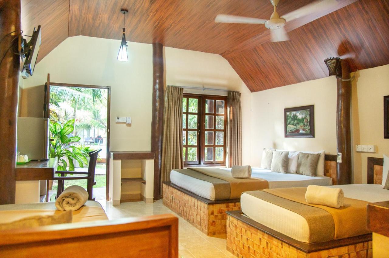 Jkab Beach Resort Trincomalee Eksteriør bilde