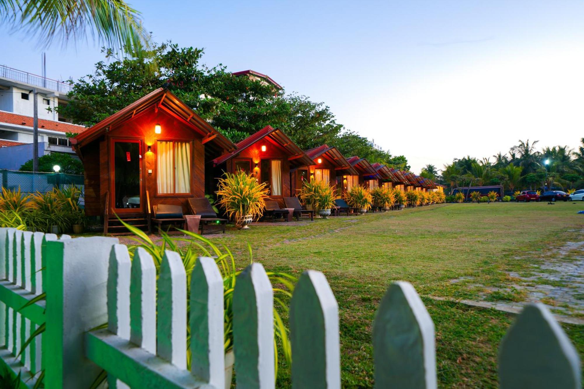Jkab Beach Resort Trincomalee Eksteriør bilde