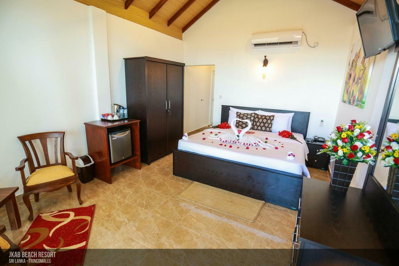 Jkab Beach Resort Trincomalee Eksteriør bilde