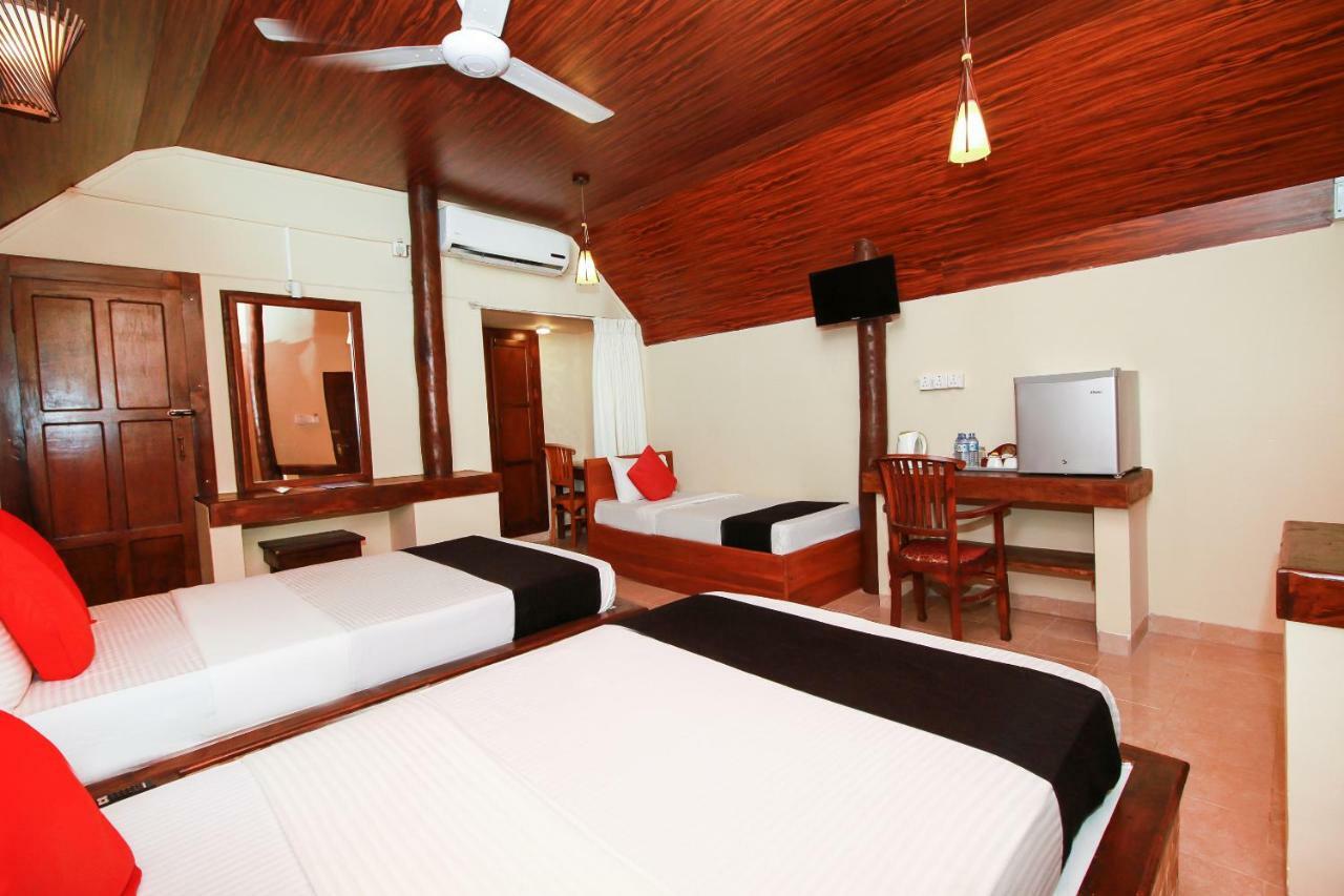 Jkab Beach Resort Trincomalee Eksteriør bilde