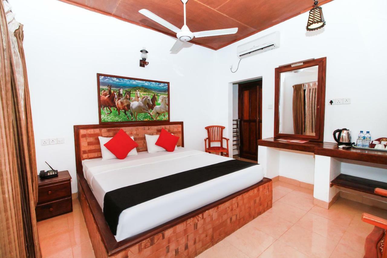 Jkab Beach Resort Trincomalee Eksteriør bilde