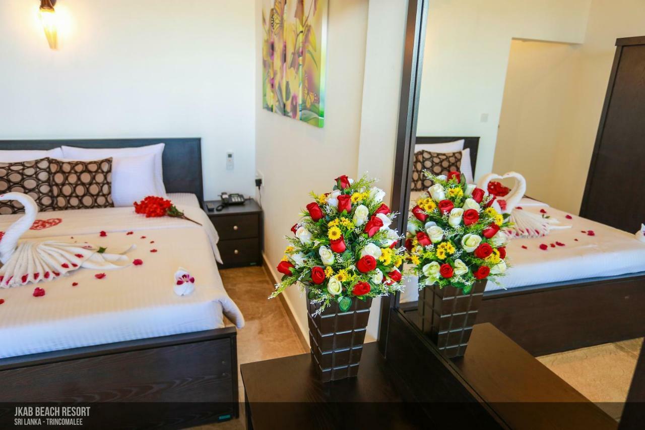 Jkab Beach Resort Trincomalee Eksteriør bilde