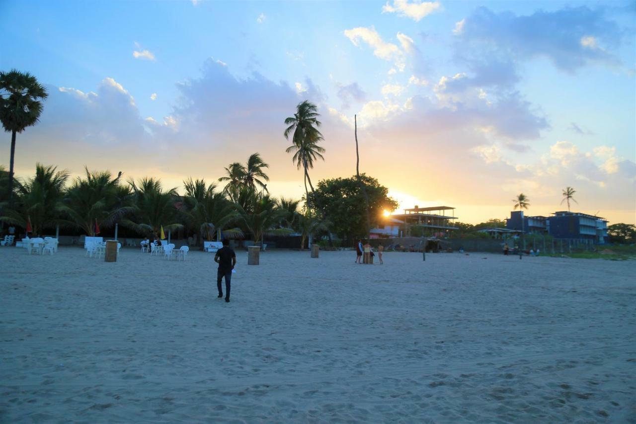 Jkab Beach Resort Trincomalee Eksteriør bilde